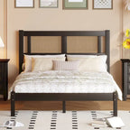 Struttura letto a piattaforma con testiera in rattan e supporto a doghe in legno