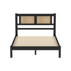 Struttura letto a piattaforma con testiera in rattan e supporto a doghe in legno