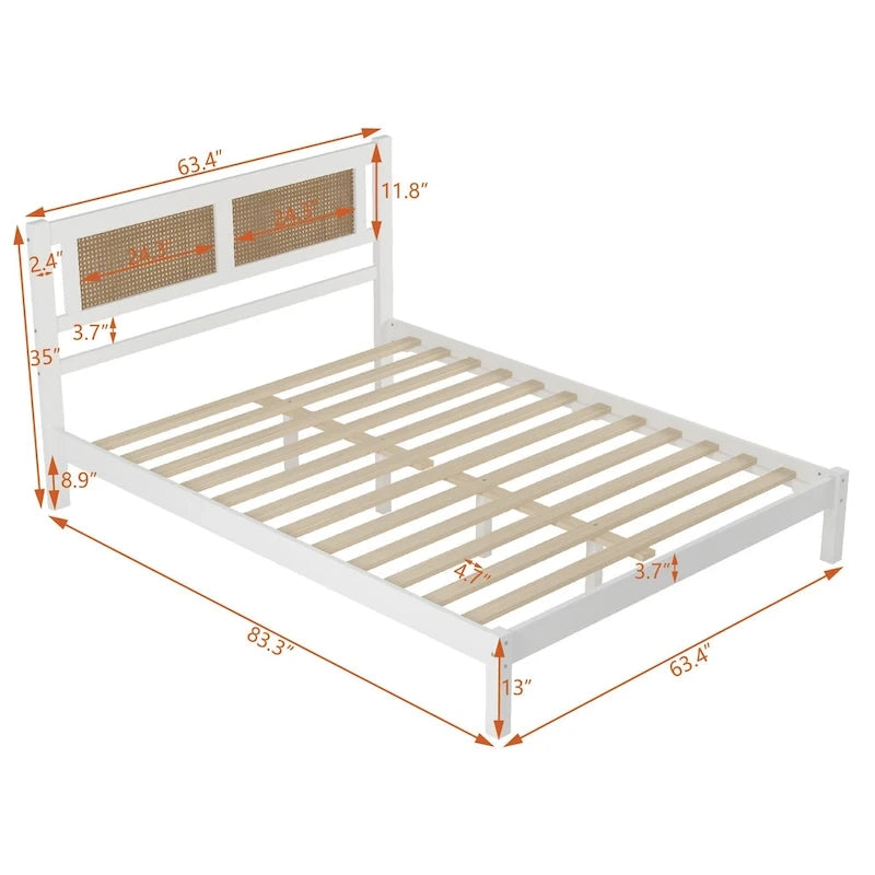 Struttura letto a piattaforma con testiera in rattan e supporto a doghe in legno