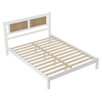 Struttura letto a piattaforma con testiera in rattan e supporto a doghe in legno