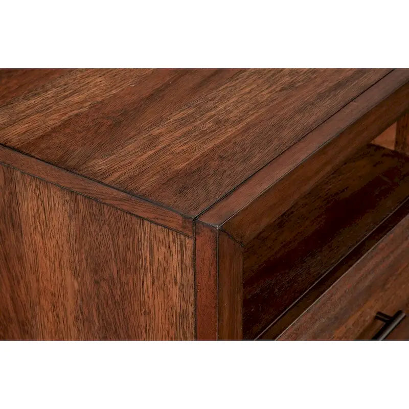 Mobile TV in legno marrone con cassetti e ripiani aperti