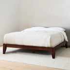 Letto a piattaforma in legno massello con giunzioni giapponesi