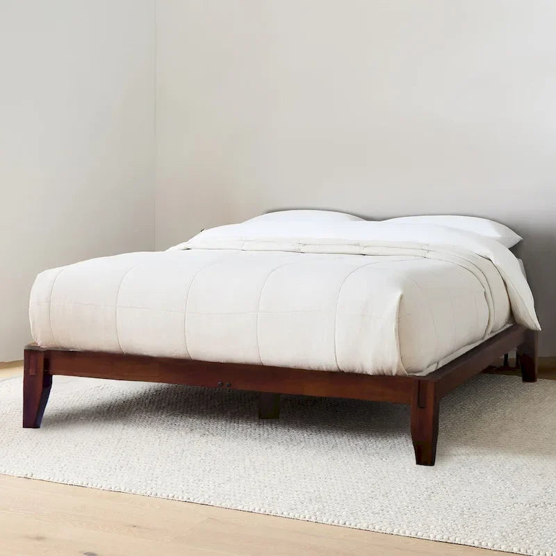 Letto a piattaforma in legno massello con giunzioni giapponesi