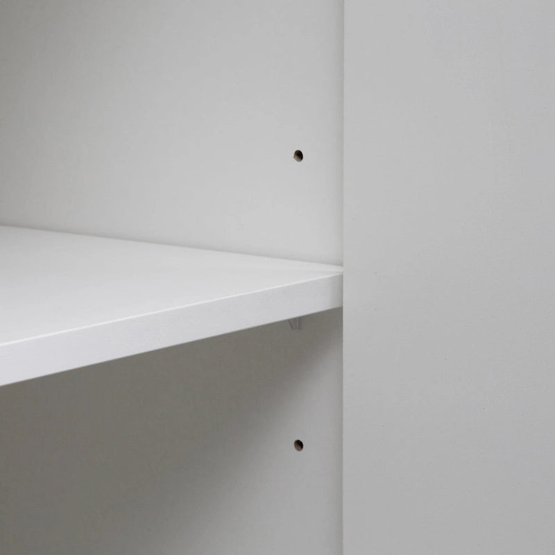 Credenza a pannelli scanalati