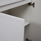 Credenza a pannelli scanalati