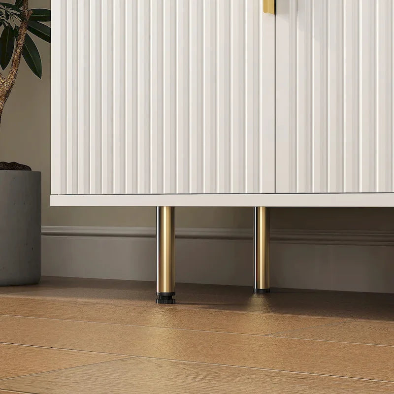 Credenza a pannelli scanalati