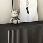 Credenza a pannelli scanalati